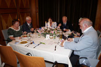 Auch am Tisch herrschten strenge Regeln
