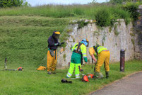 ouvriers des espaces verts au travail