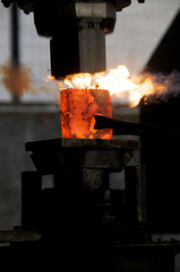 Marteau pilon. Photo Charles Cowen