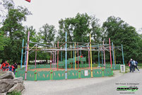 Tyrolienne Seilbahn Le Parc du Petit Prince Freizeitpark Themepark Amusementpark Frankreich France kleiner prinz Attraktionen Achterbahn Show Info News Freizeit Preise Öffnungszeiten Parkplatz Anfahrt Adresse