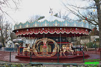 Anton Pieckcarrouseol Pferdekarussell Nostalgie Karussell Efteling Achterbahn Rollercoaster Attraktionen Adresse Coaster Märchen Freizeitpark Themepark Resort Attraktionen Fahrgeschäfte Niederlande Holland Info Park Plan Map Guide Info