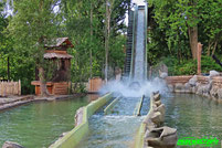 Wildwasserfahrt Wasserwolf Wildwasserbahn Log Flume Mack Arrow Hansa Park Freizeitpark Themepark Ostsee Sierksdorf Info Map Guide Attraktionen Fahrgeschäfte Park Plan Achterbahn