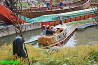 Sturmfahrt der Drachenboote Wasserbahn Log Flume Hansa Park Freizeitpark Themepark Ostsee Sierksdorf Info Map Guide Attraktionen Fahrgeschäfte Park Plan Achterbahn