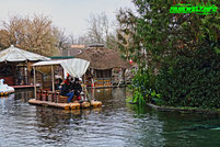 Dschungel Floßfahrt Tow Boat Ride Bootsfahrt Mack Rides Europa Park Rust Attraktionen Fahrgeschäfte Achterbahn Info Anfahrt Preise Guide Park Plan Map Rulantica Freizeit Coaster Bilder Galerie Veranstaltungen Übernachtung Information 