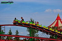 Achterbahn Zierer Medium Tivoli Coaster Mondo Verde Landgraaf Niederlande Holland Freizeitpark Zoo Wildpark Weltpark Gärten Blumen Attraktionen Fahrgeschäfte Infos Bilder Attractiepark Achterbahn