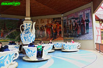 Kaffeetassenfahrt Tea Cup Mack Rides Kaffeetassen Fahrt Erlebnispark Tripsdrill Cleebronn Baden Württemberg Freizeitpark Themepark Wildpark Attraktionen Fahrgeschäfte Park Plan Parkplan Map Guide Anfahrt Adresse Achterbahn 