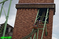 Der schwur des Kärnan Gerstlauer Infinity Hyper Coaster Rollercoaster Hansa Park Freizeitpark Themepark Ostsee Sierksdorf Info Map Guide Attraktionen Fahrgeschäfte Park Plan Achterbahn
