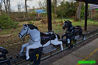 Pony Express Reitbahn Metallbau Emmeln Parc Merveilleux Tierpark Zoo Bettembourg Luxemburg Luxembourg Freizeitpark Themepark Größter Tropenhaus Ausflugsziel Familie Kinder Attraktionen Fahrgeschäfte