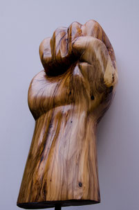 faust#widerstand#holzskulptur#gunnar mozer
