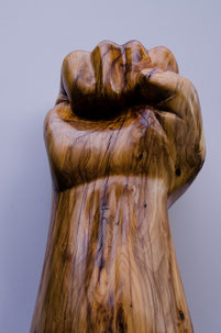 faust#widerstand#holzskulptur#gunnar mozer
