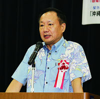 山田氏は約一時間の講演で、歴史を知り発信することの重要性を語った=26日、浦添市産業支援センター