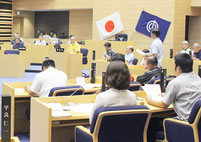 龍柱建設問題を審議した那覇市議会