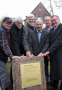 von links: Uwe Tjaden (Betreibergruppe „Alter Hafen Rüstersiel“, Helmut Pichler(Vors. Gemeinschaft Rüstersiel) Burghard Poost (Förderverein Gemeinschaftsplatz Rüstersiel) Holger Barkowsky (Bürgermeister Stadt WHV) Hartmut Tammen-Henke (OV Vors. SPD Nord)