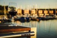 Dimaro Bartisch Design Weinglas Segelhafen Sonnenuntergang
