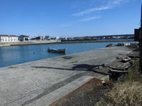 有帆川河口　右側の漁港　の写真