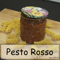 Pesto Rosso - selbstgemachte Vitaminbombe auch im Winter - Rezept für ein Geschenk aus der Küche 