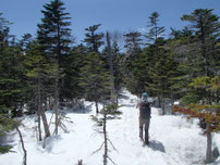 高見石～ニュウ周回登山（アイゼン残雪期登山） - 登山ガイドが案内