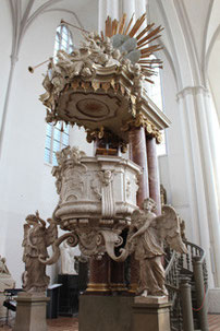 Die Kanzel in der St. Marienkirche in Berlin, auf der Martin Luther King predigte. Foto: Helga Karl