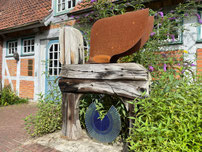 Die Holzskulptur - Logo des Kunstvereins Osterholz-Scharmbeck