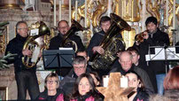 Zahlreiche Musiker beteiligten sich am Konzert in Ast.
