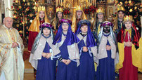 Am Dreikönigstag empfing Pfarrer Raimund Arnold die Sternsinger in der Wallfahrtskirche.