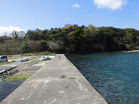 香川津の波止　護岸の写真