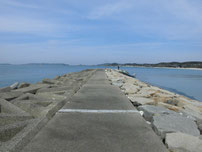 土井ヶ浜 左側の波止の写真