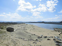 蓑島漁港　右横　砂浜の写真