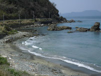 尾ヶ崎　地磯　砂浜の写真