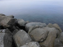 角島 牧崎の波止 崩れかかっている場所の写真