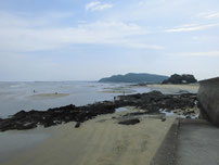 蓑島海水浴場　右側の砂浜の写真