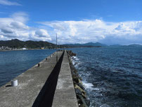 沖側の波止 外海側の写真
