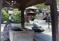金鑚元三大師　水屋