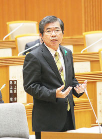 高嶺善伸氏が一般質問を行った=2日午前、県議会