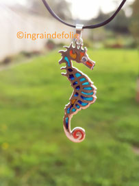Pendentif émail plique-à-jour