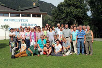 Die Ausflügler aus Ast an der Talstation der Bergbahn.