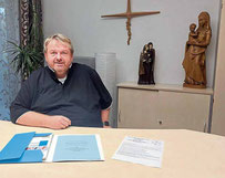 Der Leiter des Pfarreienverbands, Pfarrer Albert Hölzl, appelliert an die Pfarrmitglieder, sich als Kandidat für die Kirchenverwaltungswahl aufstellen zu lassen.