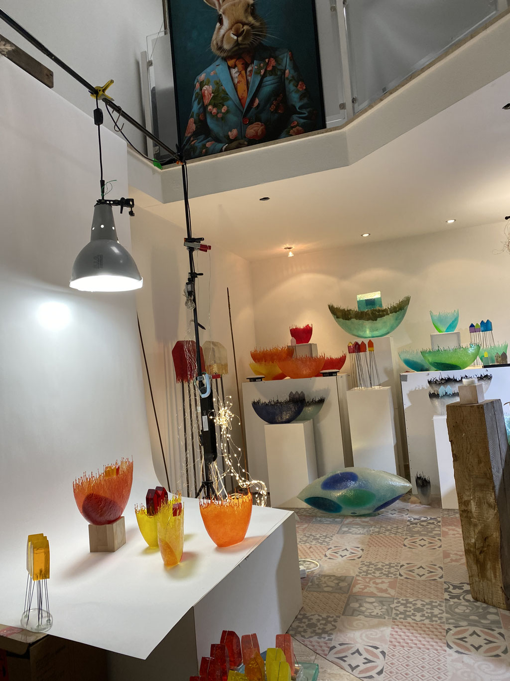 Im hinteren Teil siehst du den Testaufbau für eine Ausstellung.