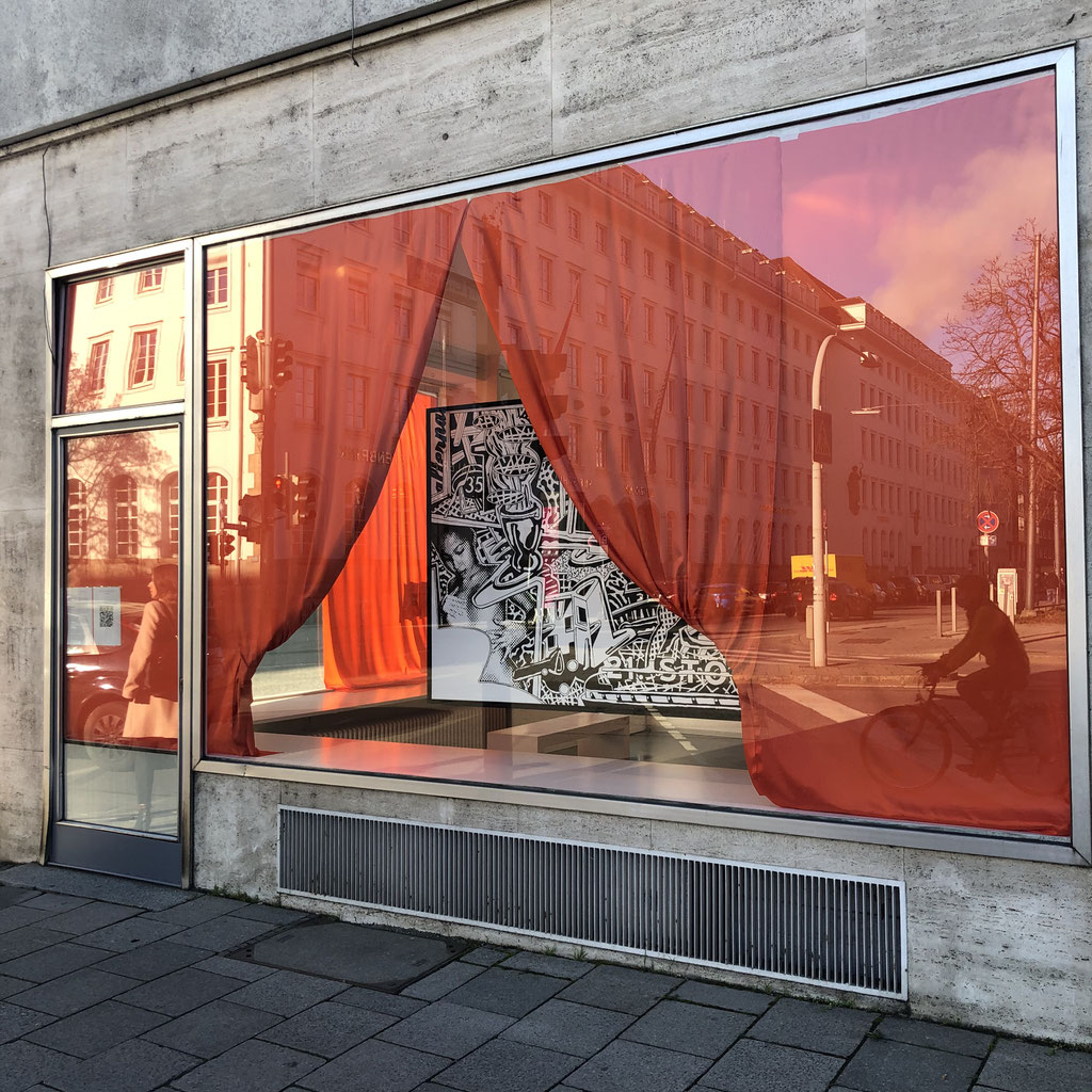Carsten Weitzmann während der Aktion "Orange the World"