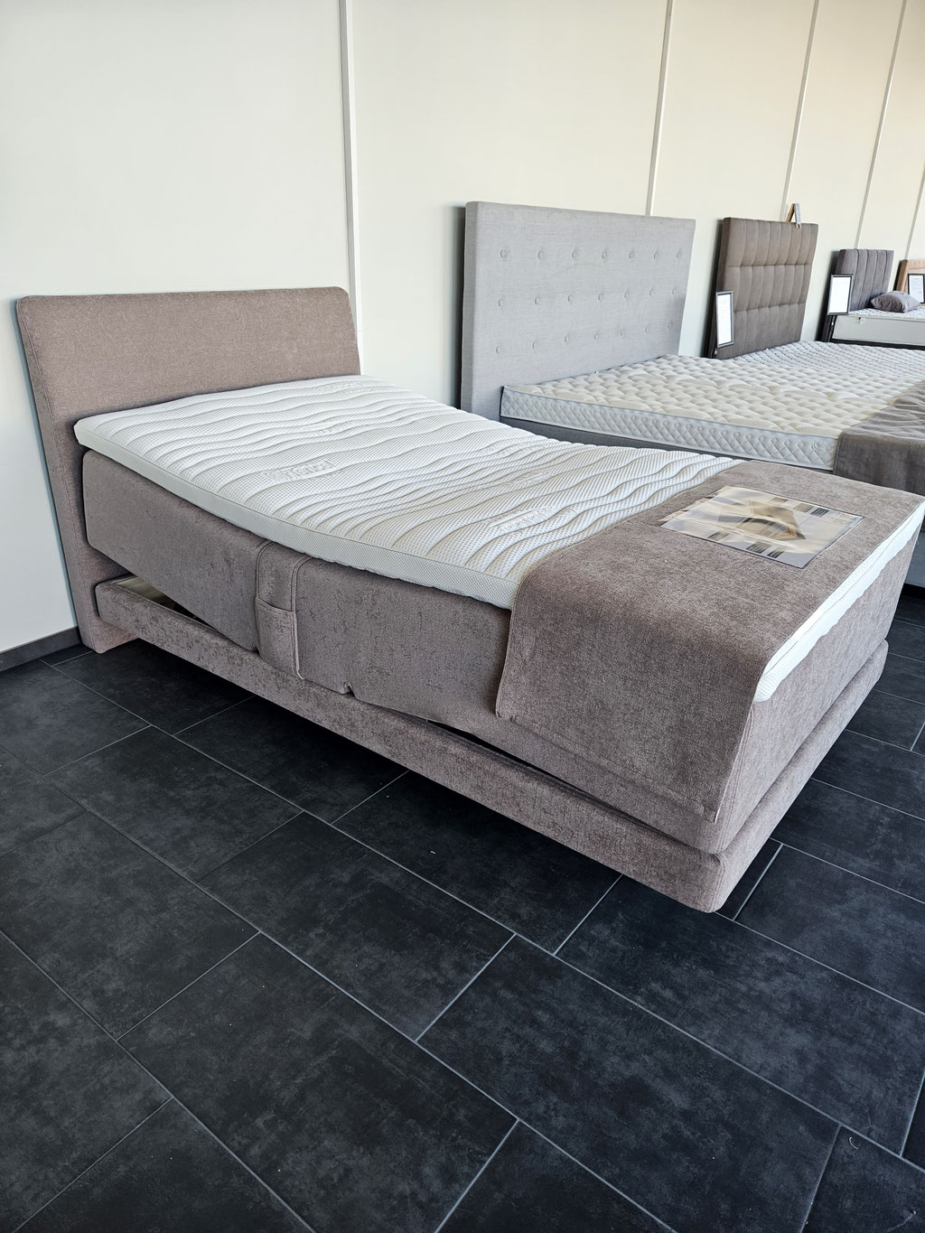 Boxspringbett elektrisch verstellbar mit Fernbedienung