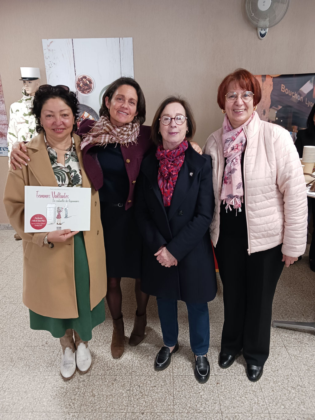 De g. à d. : belle-soeur de Fatima Kéfif, Maylis Lardet, Line Cuvelot et Fatima Kéfif.