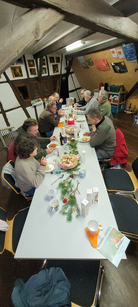 Chili sin Carne und eine Grünkernsuppe wurden zum Abschluss serviert.