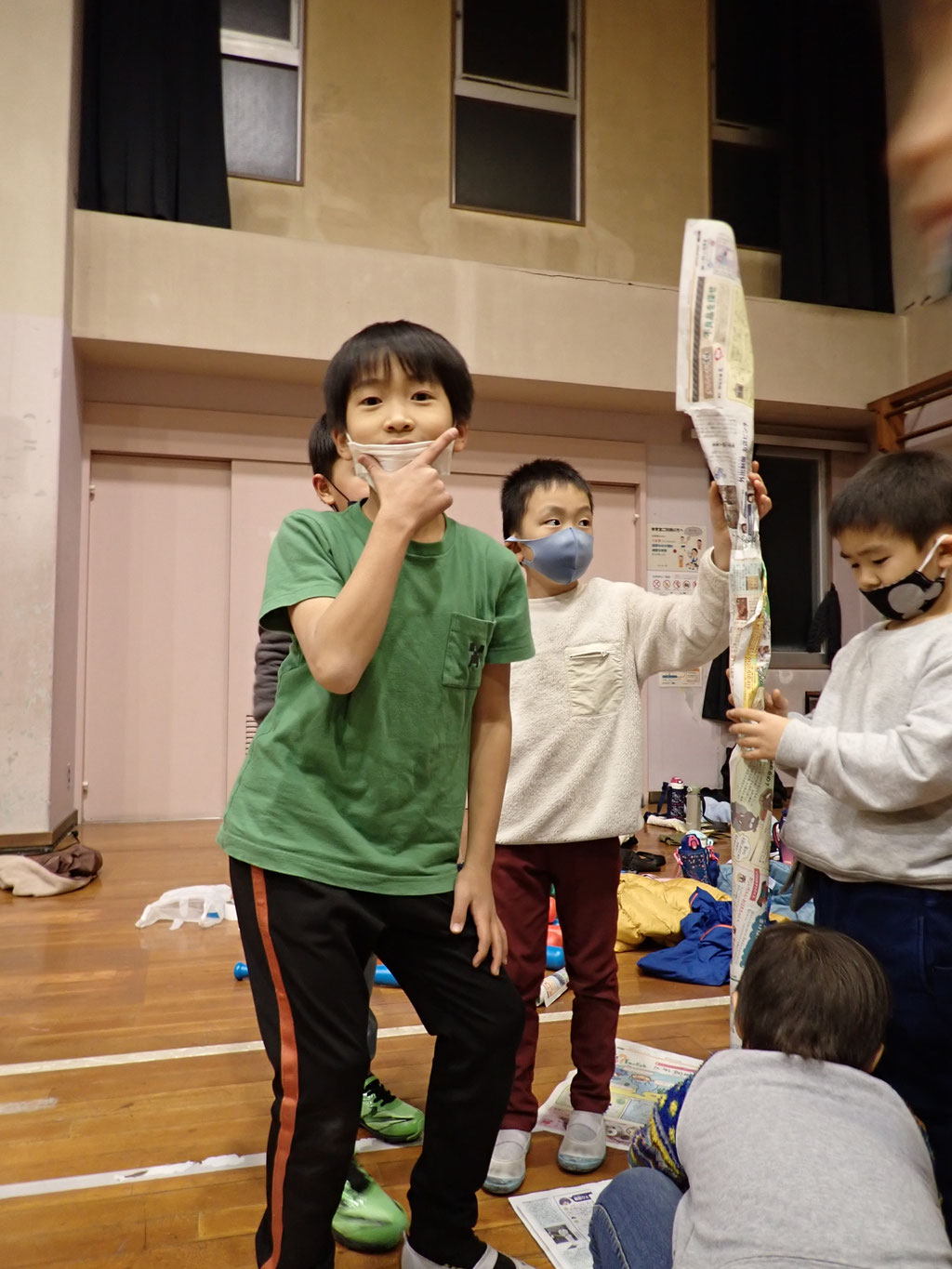 比較のために3年男子に並んでいただきました