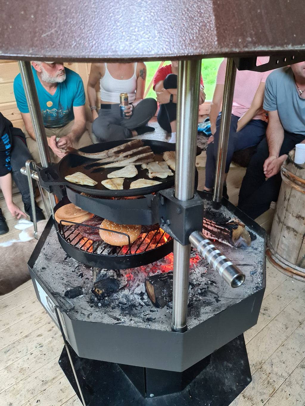 Wildernes-Life Schweden B&B wolf78 overland vanlife #ProjektBlackwolf explore without limits #driveyourownway roadtrip offroad Schweiz Travel Camping #BornToRoam overlandbound Overlandingnomads Pickup Camper Globecamper offroad 195 Toyota Hilux