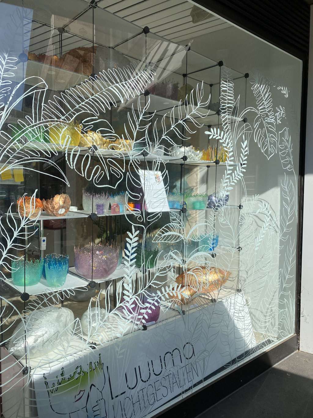 Ein wunderbar großes Schaufenster, das man auch noch bemalen kann.
