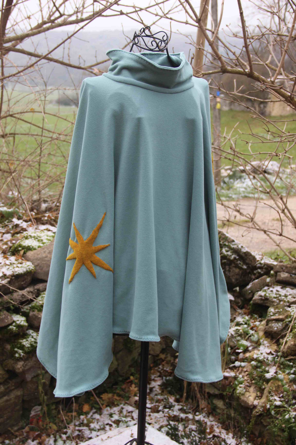 Poncho/Cape "Nuit d'hiver" (De face)