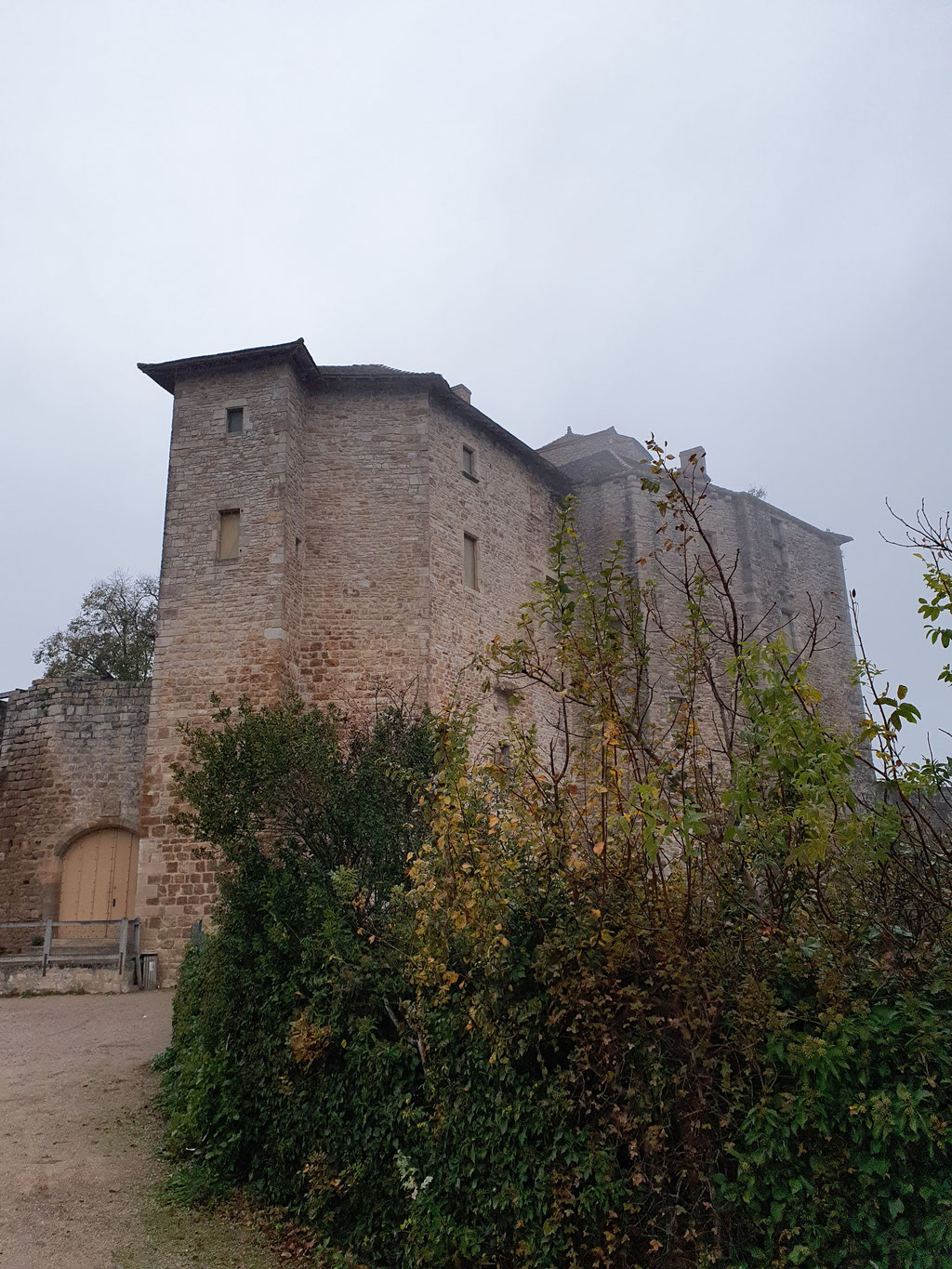 bruniquel tarn et garonne 82 le chateau gites mas d'asepch Lot Quercy 