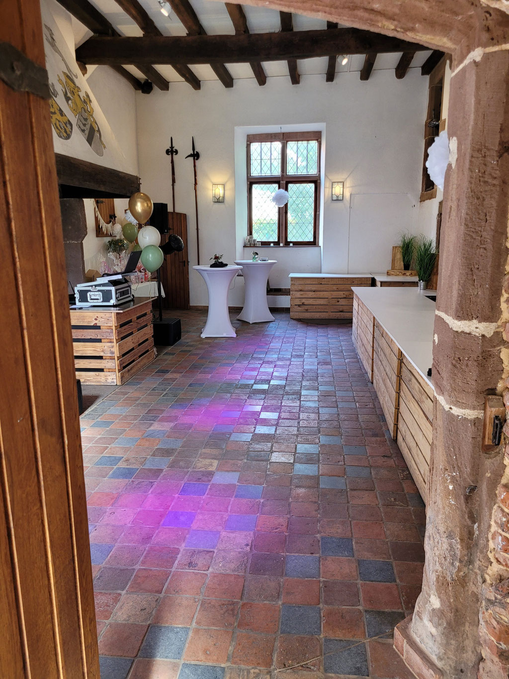 DJ-Setup auf Burg Bubenheim
