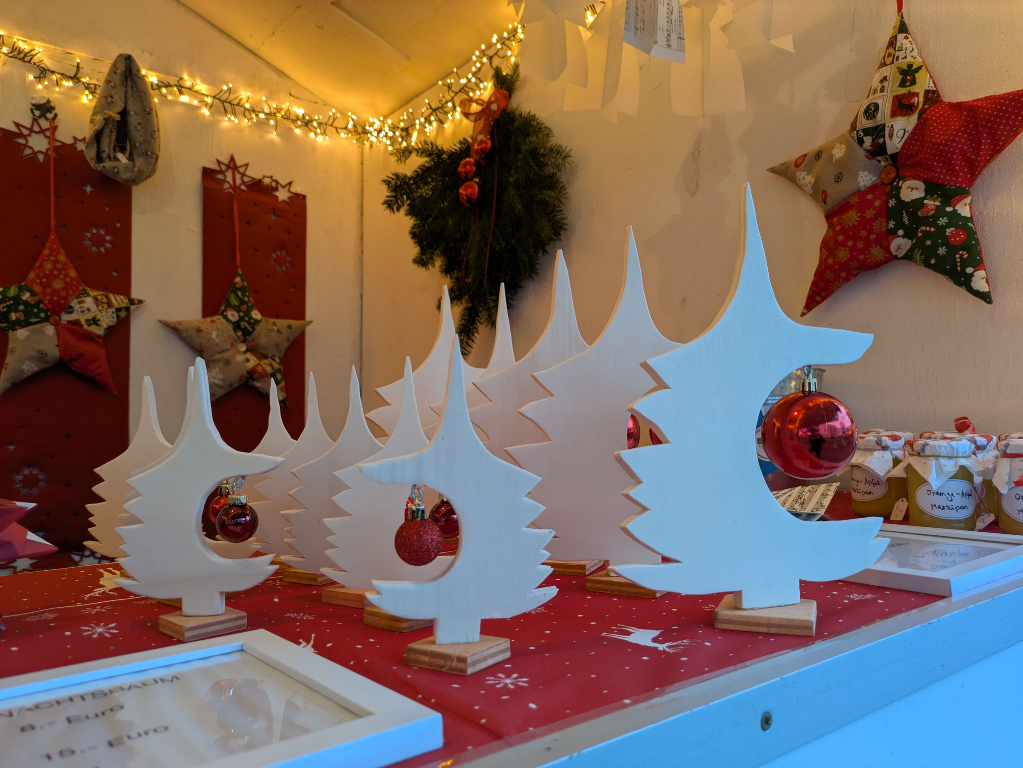 Besonders die von Udo Tuntke gefertigten Christbäume fanden viel Zuspruch