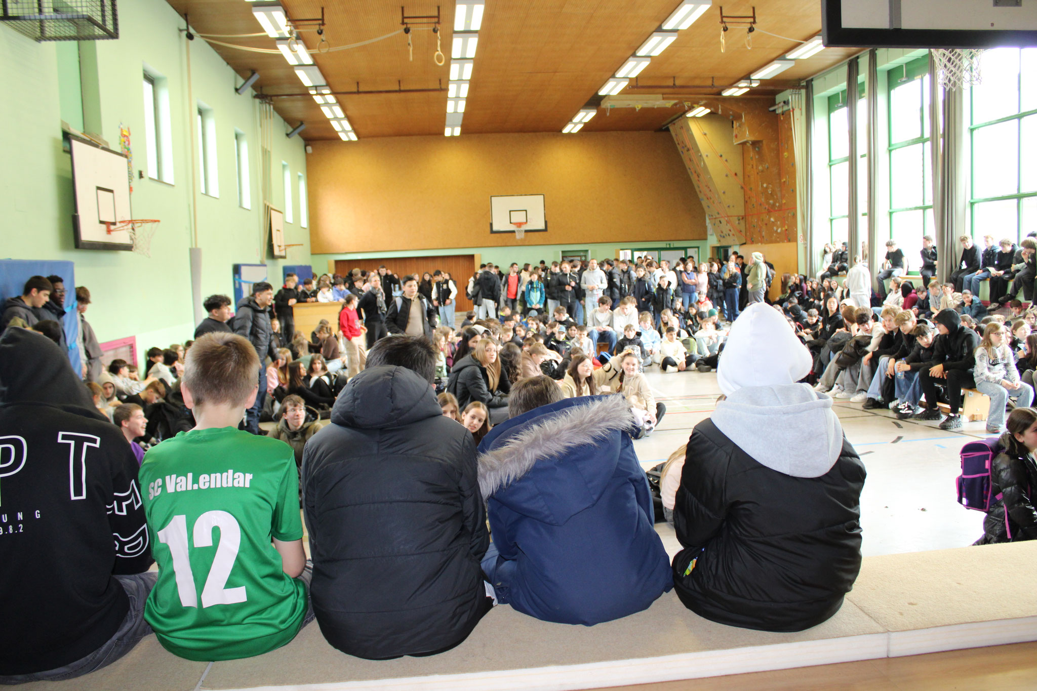 Gespanntes Warten auf die Siegerehrung